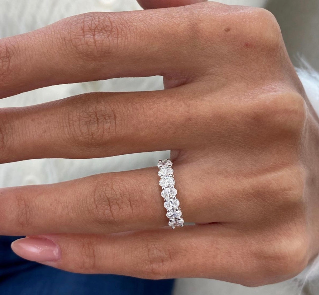 9 Stone Oval Band