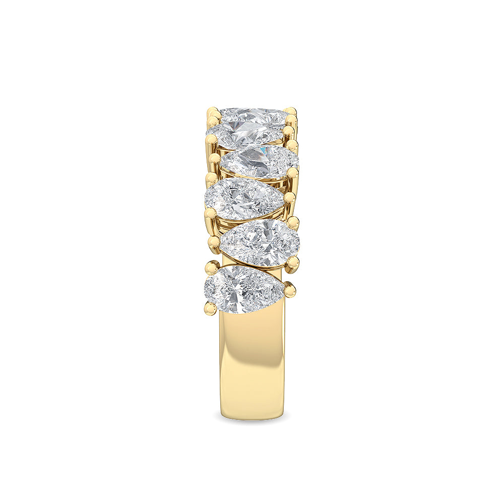 Isola Pear Band - yellow gold - side/angle view